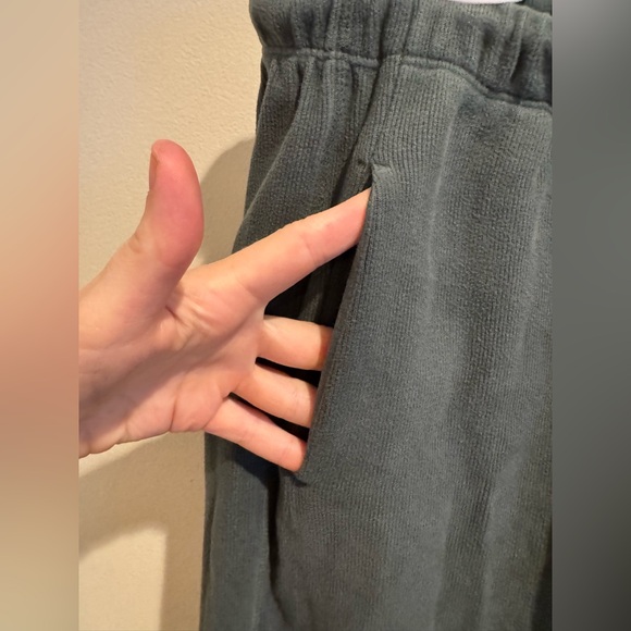 KOTN Gray Sweatpants with‎ Elastic Waistband and Soft Knit Fabric - Picture 3 of 8